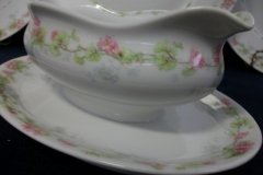 WM GUERIN WILD ROSES GARLAND- GRAVY BOAT WITH UNDERPLATE   ..... http://jaapiesfinechinastore.com