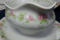 WM GUERIN WILD ROSES GARLAND- GRAVY BOAT WITH UNDERPLATE   ..... http://jaapiesfinechinastore.com