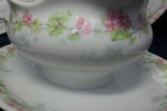 WM GUERIN WILD ROSES GARLAND- GRAVY BOAT WITH UNDERPLATE   ..... http://jaapiesfinechinastore.com