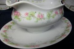 WM GUERIN WILD ROSES GARLAND- GRAVY BOAT WITH UNDERPLATE   ..... http://jaapiesfinechinastore.com