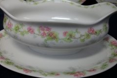 WM GUERIN WILD ROSES GARLAND- GRAVY BOAT WITH UNDERPLATE   ..... http://jaapiesfinechinastore.com