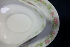 WM GUERIN WILD ROSES GARLAND- GRAVY BOAT WITH UNDERPLATE   ..... http://jaapiesfinechinastore.com