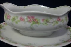 WM GUERIN WILD ROSES GARLAND- GRAVY BOAT WITH UNDERPLATE   ..... http://jaapiesfinechinastore.com