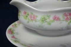WM GUERIN WILD ROSES GARLAND- GRAVY BOAT WITH UNDERPLATE   ..... http://jaapiesfinechinastore.com