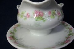 WM GUERIN WILD ROSES GARLAND- GRAVY BOAT WITH UNDERPLATE   ..... http://jaapiesfinechinastore.com