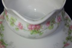 WM GUERIN WILD ROSES GARLAND- GRAVY BOAT WITH UNDERPLATE   ..... http://jaapiesfinechinastore.com