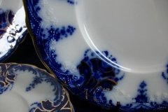 WOOD & SON  CLARENCE (FLOW BLUE)-  DESSERT/PIE PLATE  .....  https://www.jaapiesFineChinaStore.com