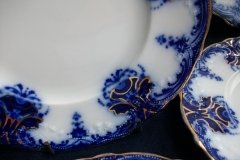 WOOD & SON  CLARENCE (FLOW BLUE)-  DESSERT/PIE PLATE  .....  https://www.jaapiesFineChinaStore.com