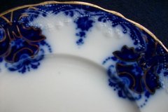 WOOD & SON  CLARENCE (FLOW BLUE)-  DESSERT/PIE PLATE  .....  https://www.jaapiesFineChinaStore.com