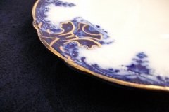 WOOD & SON  CLARENCE (FLOW BLUE)-  DESSERT/PIE PLATE  .....  https://www.jaapiesFineChinaStore.com