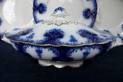 WOOD & SON  CLARENCE (FLOW BLUE)-  OVAL COVERED SERVING BOWL  .....  https://www.jaapiesFineChinaStore.com