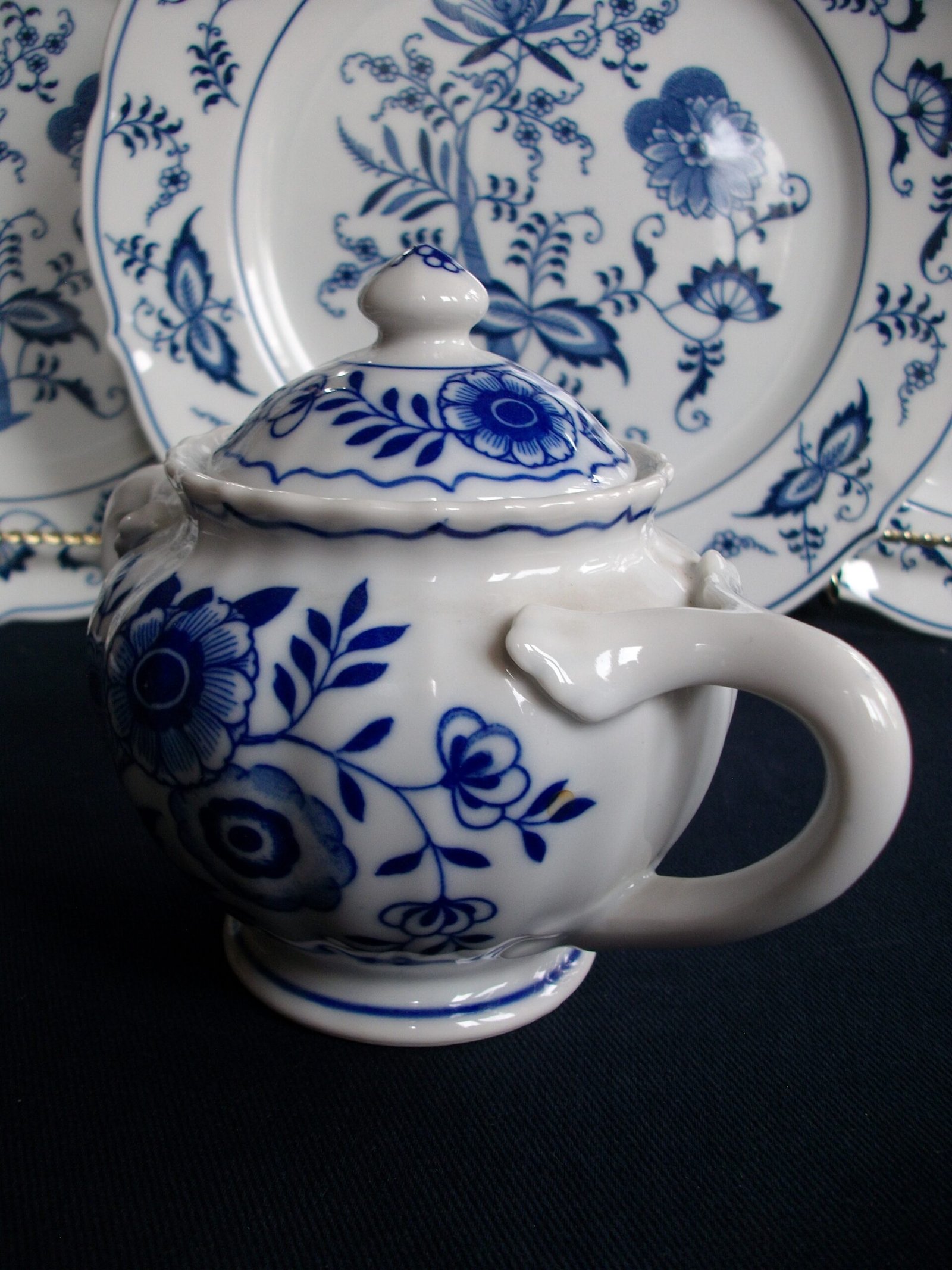 UCAGCO JAPAN BLUE DELL (c.1947+) COVERED SUGAR BOWL- BLUE AND WHITE- EXCELLENT! - Image 4