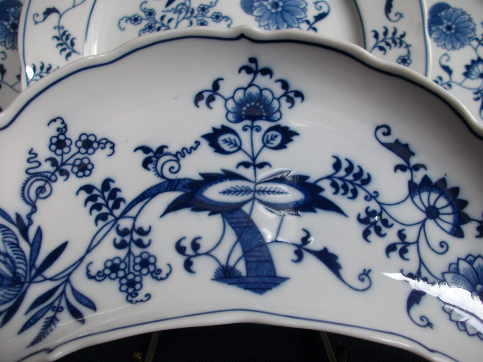 BLUE DANUBE- BLUE ONION (c. 1951+) CRESCENT SALAD DISH- LARGE- BANNER STAMP- EXCELLENT! - Image 3