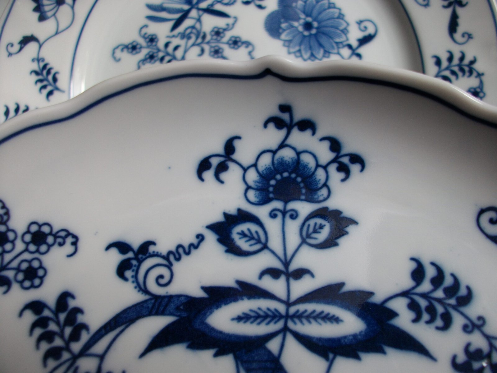 BLUE DANUBE- BLUE ONION (c. 1951+) CRESCENT SALAD DISH- LARGE- BANNER STAMP- EXCELLENT! - Image 2