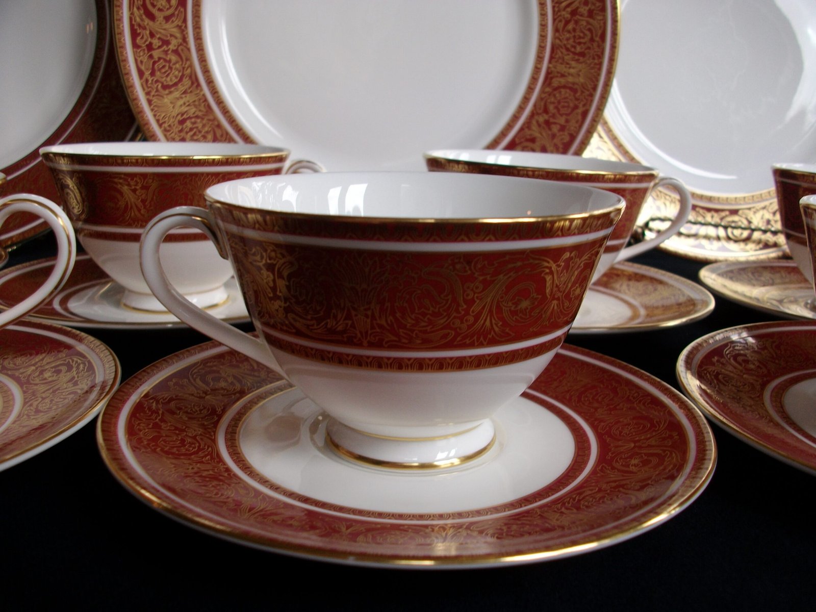 ROYAL DOULTON BUCKINGHAM