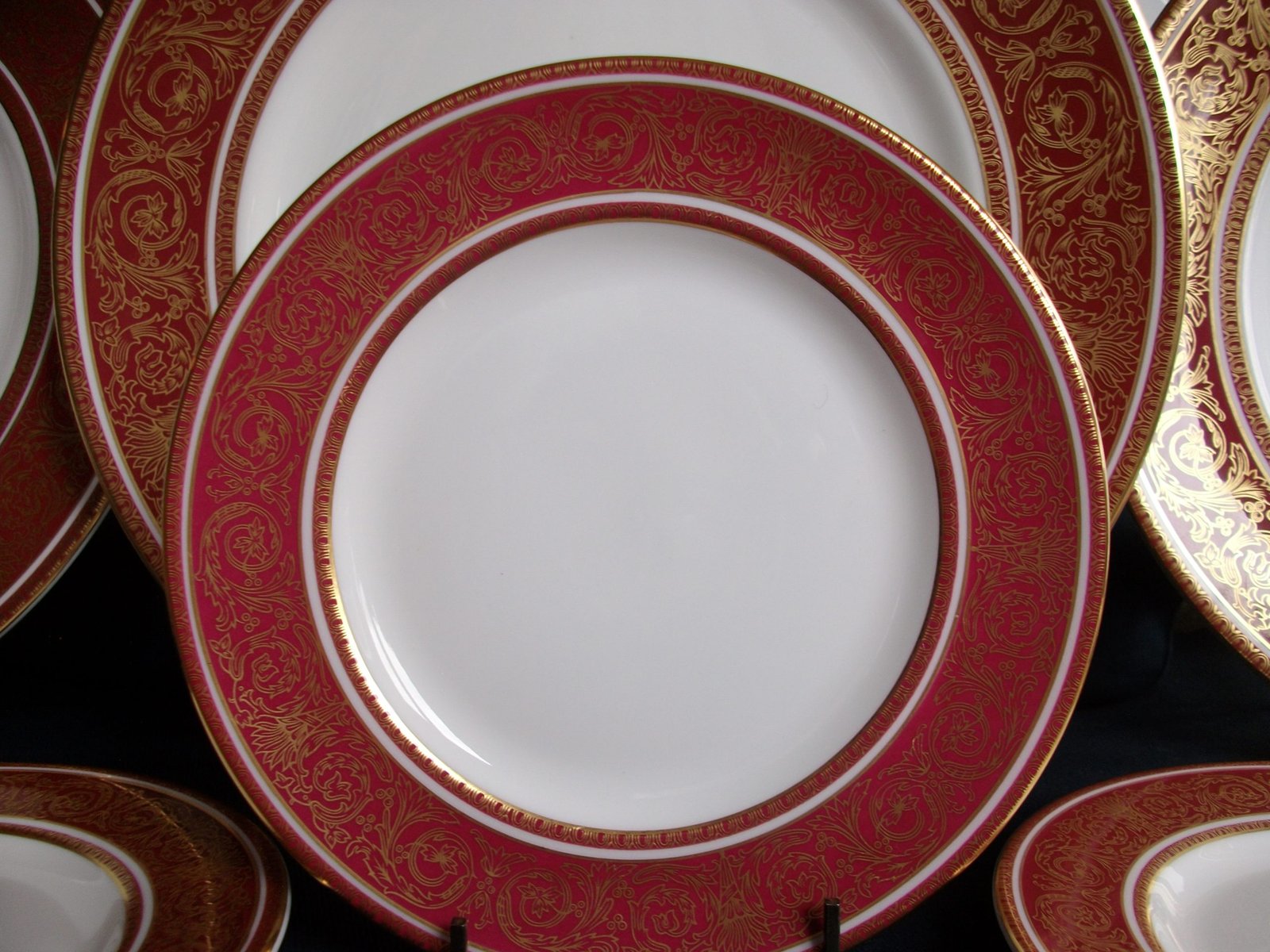 ROYAL DOULTON BUCKINGHAM BREAD AND BUTTER PLATE