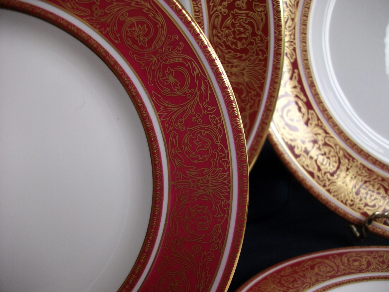 ROYAL DOULTON BUCKINGHAM BREAD AND BUTTER PLATE