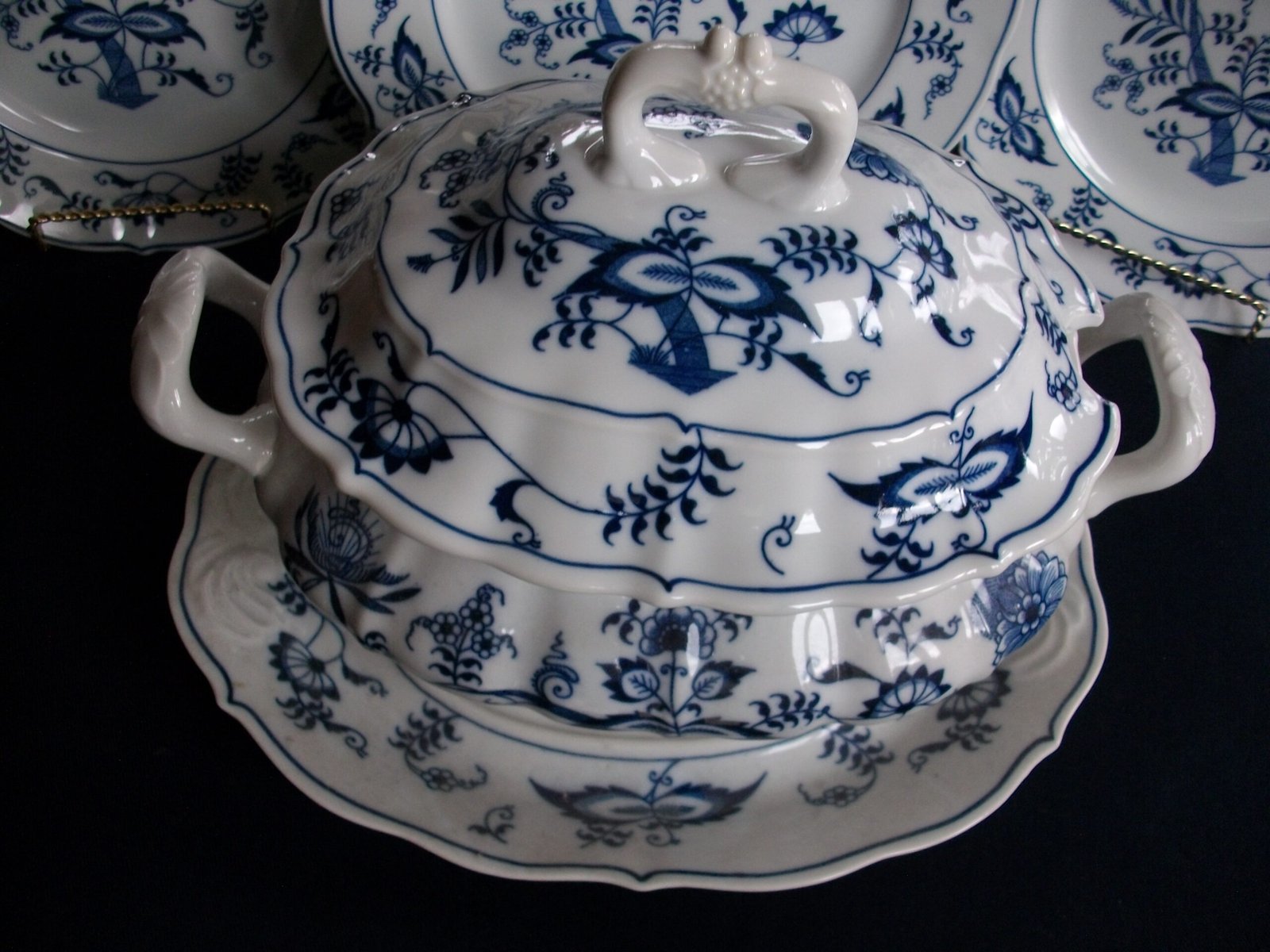 BLUE DANUBE SOUP TUREEN