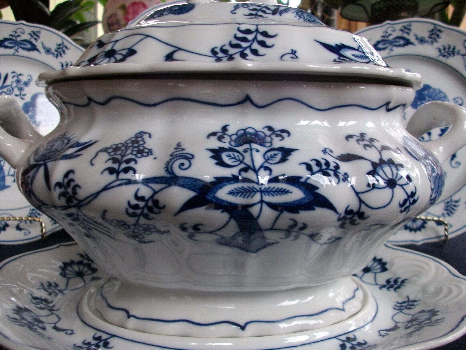 BLUE DANUBE SOUP TUREEN