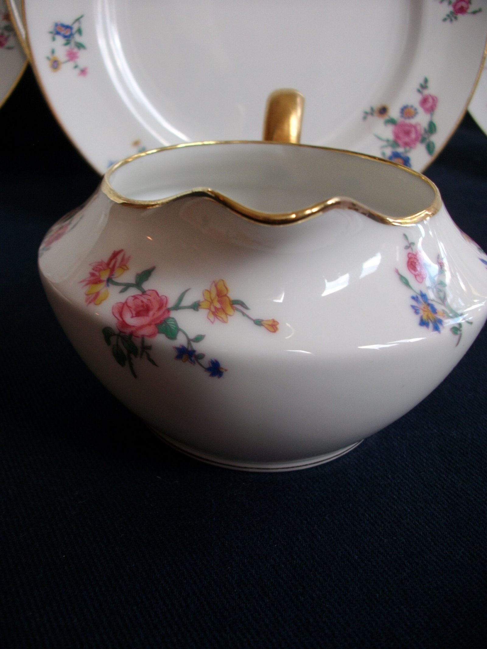 AHRENFELDT FLORAL SPRAY- CREAMER