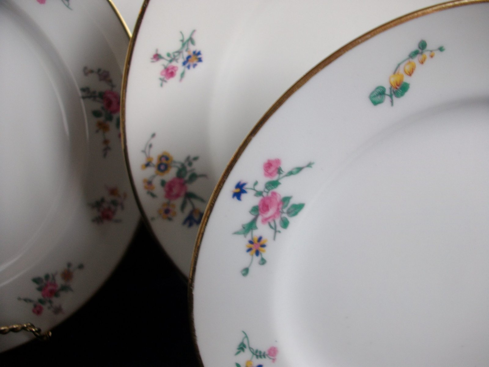 AHRENFELDT FLORAL SPRAY- SALAD PLATE