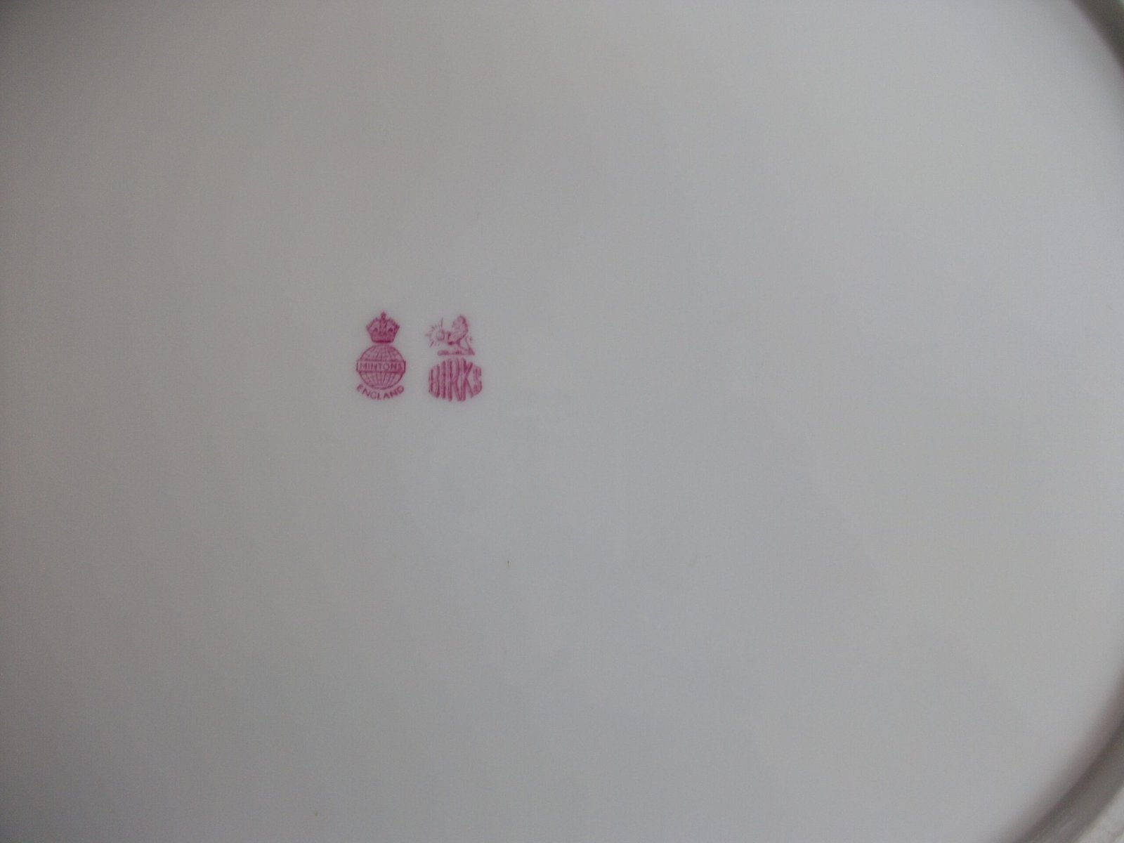 MINTON MAROON PLATTER 18 3/4"