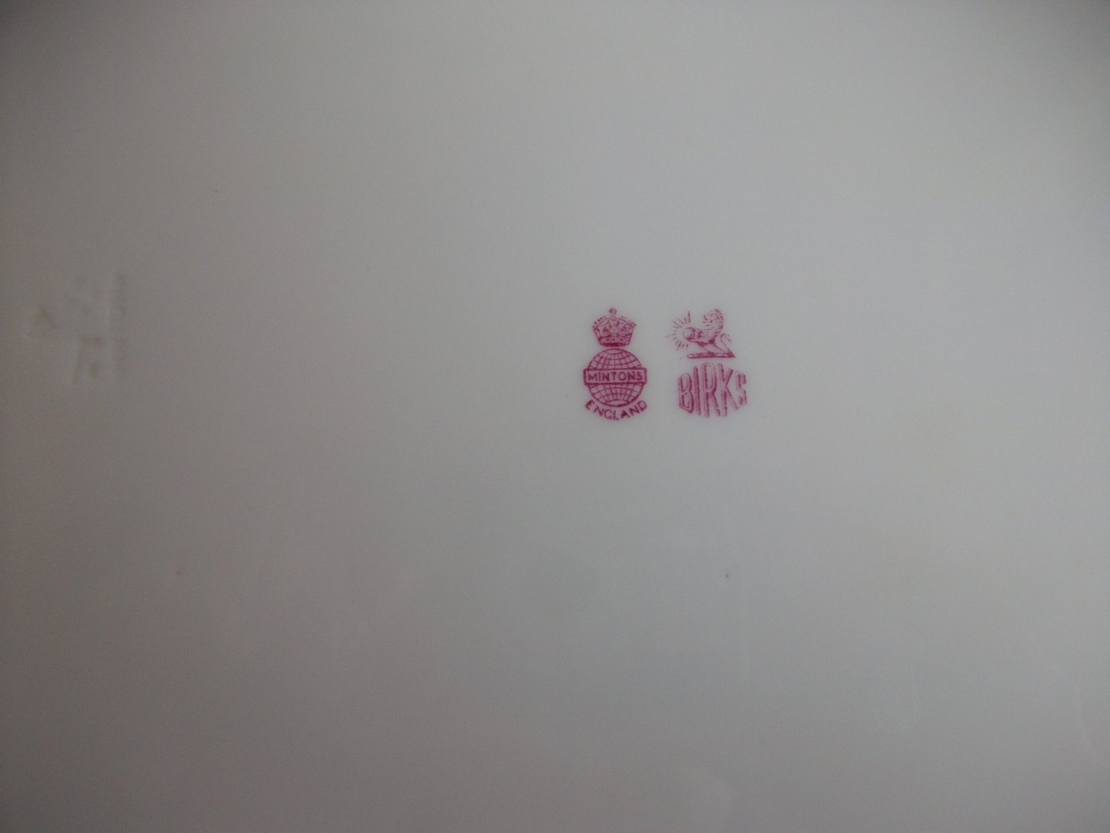 MINTON MAROON PLATTER 14 3/4"