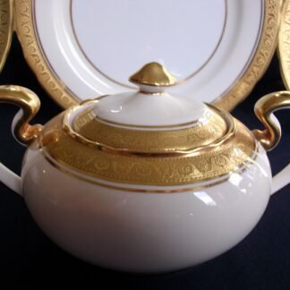 AYNSLEY #7761- COVERED SUGAR BOWL