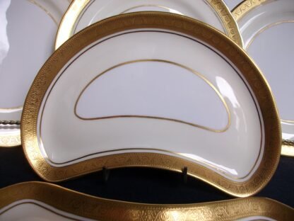 AYNSLEY #7761- CRESCENT SALAD PLATES
