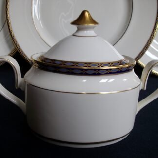 MINTON ST. JAMES- COVERED SUGAR BOWL