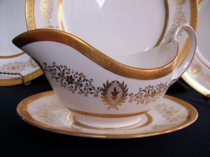 COALPORT LADY ANNE WHITE- GRAVY BOAT & UNDER PLATE