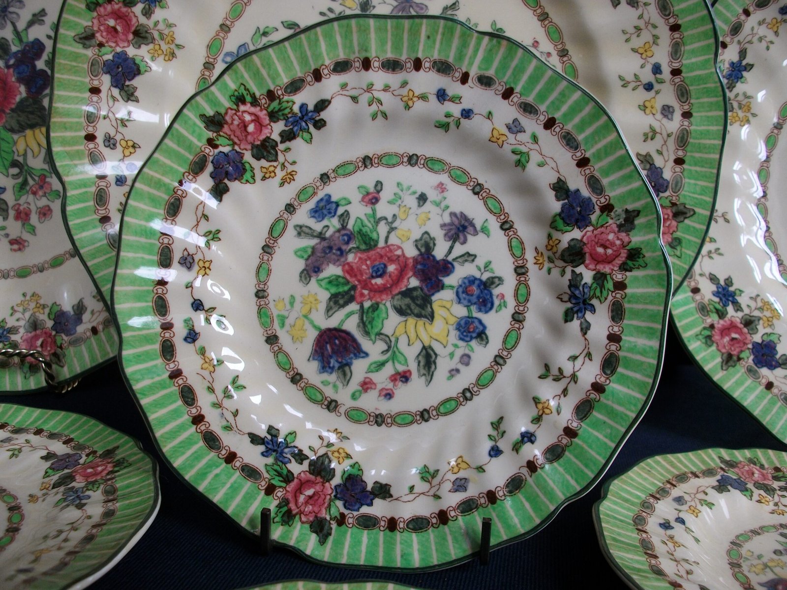 ROYAL DOULTON THE VERNON (GREEN)- BREAD & BUTTER PLATES