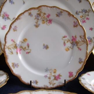 BAWO & DOTTER SCATTERED FLOWERS- BREAD & BUTTER PLATE
