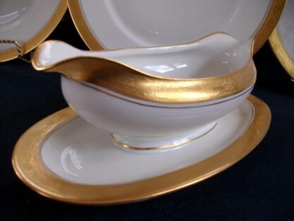 HUTSCHENREUTHER SELB BAVARIA- FAVORIT- ENCRUSTED GOLD BAND (c.1925-39) GRAVY BOAT with ATTACHED UNDERPLATE- EXCELLENT!