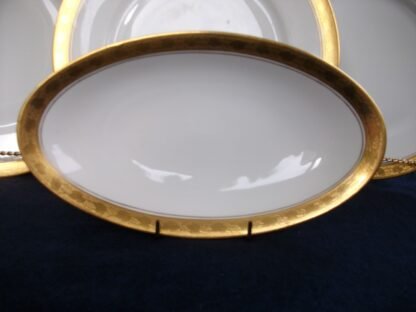 HUTSCHENREUTHER SELB BAVARIA- FAVORIT- ENCRUSTED GOLD BAND (c.1925-39) OVAL RELISH DISH- EXCELLENT!