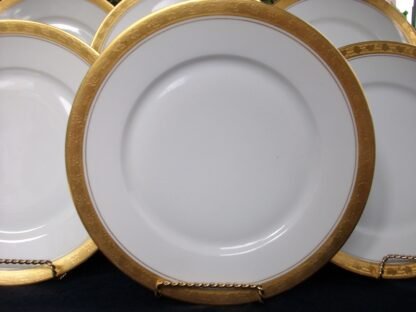 HUTSCHENREUTHER SELB BAVARIA- FAVORIT- ENCRUSTED GOLD BAND (c.1925-39) - DINNER PLATE- EXCELLENT! 