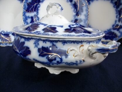 JOHNSON BROTHERS NORMANDY- FLOW BLUE (c.1913+) OVAL COVERED SERVING BOWL- EXCELLENT !! NO CRAZING !!