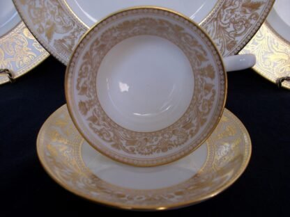 WEDGWOOD FLORENTINE GOLD #W4219 (c.1962-1986) PEONY CUP & SAUCER- EXCELLENT!! MINT!! GILT!!