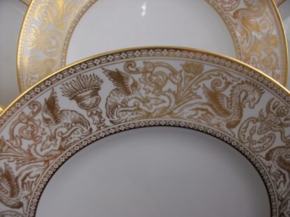 WEDGWOOD FLORENTINE GOLD #W4219 (c.1962-1986) DINNER PLATE- EXCELLENT!! GILT!!