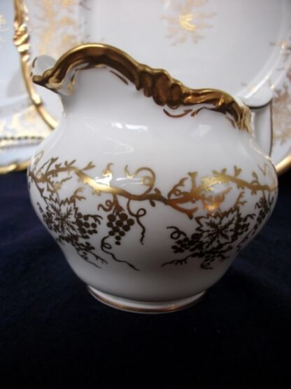 COALPORT KING'S PLATE (c.1960's)  CREAMER  8 oz - SCALLOPED !! EXCELLENT !!