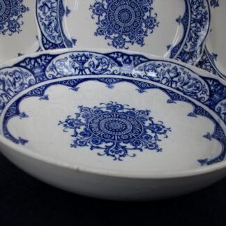 WEDGWOOD QUEEN CHARLOTTE- BLUE & WHITE (c.1884+) ROUND OPEN SERVING BOWL 9 1/4"- RARE! EXCELLENT! 