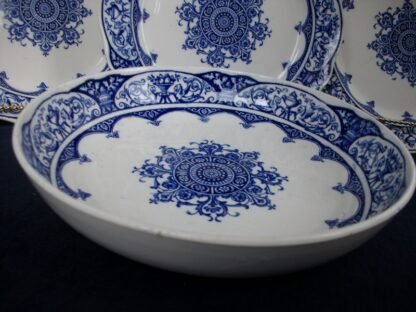 WEDGWOOD QUEEN CHARLOTTE- BLUE & WHITE (c.1884+) ROUND OPEN SERVING BOWL 9 1/4"- RARE! EXCELLENT! 