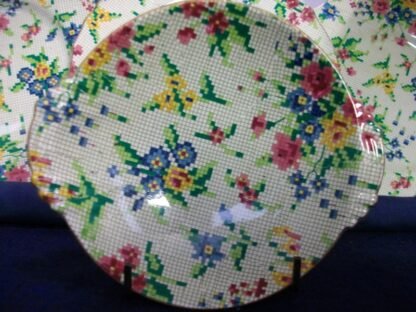 ROYAL WINTON GRIMWADES QUEEN ANNE CHINTZ- NEEDLEPOINT (c.1951+) HANDLED SWEET BREAD DISH 5 3/8" ROUND - EXCELLENT !! RARE !!