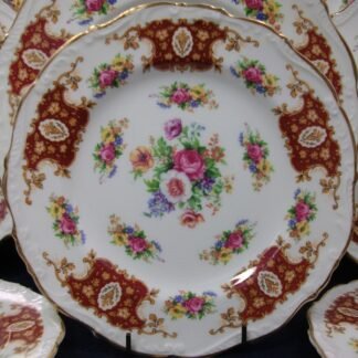 REGENCY, ENGLAND (GENUINE BONE CHINA) FLORAL SPRAYS, MAROON & TAN CARTOUCHE (c.1952) DESSERT/PIE PLATE 7 7/8"- SCALLOPED- EXCELLENT !! RARE !!