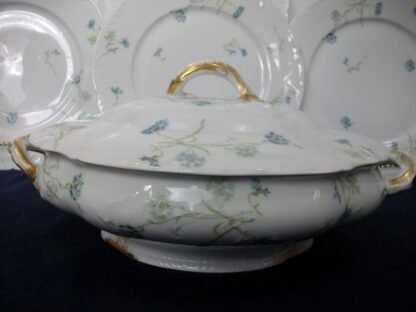 HAVILAND  (THEO)  LIMOGES FRANCE-  BLUE CORNFLOWER (c.1895)   OVAL COVERED SERVING BOWL  #2 -  SCALLOPED-  EXCELLENT !!  RARE !!
