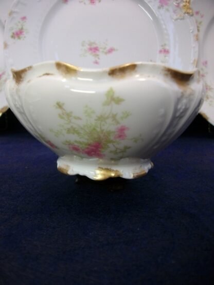 CHARLES FIELD HAVILAND/GERARD, DUFRAISSEIX & ABBOT (GDA) LIMOGES FRANCE-  WILD GERANIUM PINK (c.1900+)   LARGE OPEN SUGAR BOWL-  GOLD DAUBS-  EXCELLENT !!  RARE !!