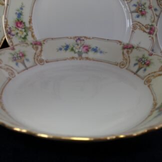 PAUL MULLER SELB BAVARIA (HUTSCHENRUETHER)  POMPADOUR-  FLORAL CARTOUCHES  (c.1917-28)  COUPE SOUP BOWL  7 1/2 "  -  EXCELLENT !!  RARE !!