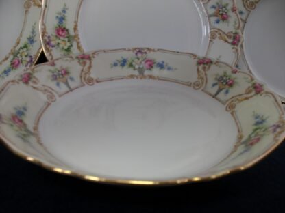 PAUL MULLER SELB BAVARIA (HUTSCHENRUETHER)  POMPADOUR-  FLORAL CARTOUCHES  (c.1917-28)  COUPE SOUP BOWL  7 1/2 "  -  EXCELLENT !!  RARE !!