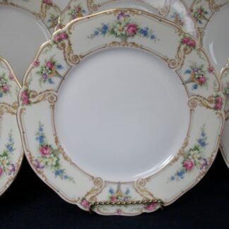 PAUL MULLER SELB BAVARIA (HUTSCHENRUETHER)  POMPADOUR-  FLORAL CARTOUCHES  (c.1917-28)  DINNER PLATE  9 7/8"  -  EXCELLENT !!  RARE !!