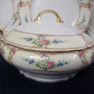 PAUL MULLER SELB BAVARIA (HUTSCHENRUETHER)  POMPADOUR-  FLORAL CARTOUCHES  (c.1917-28)  COVERED SERVING BOWL-  EXCELLENT !!  RARE !!